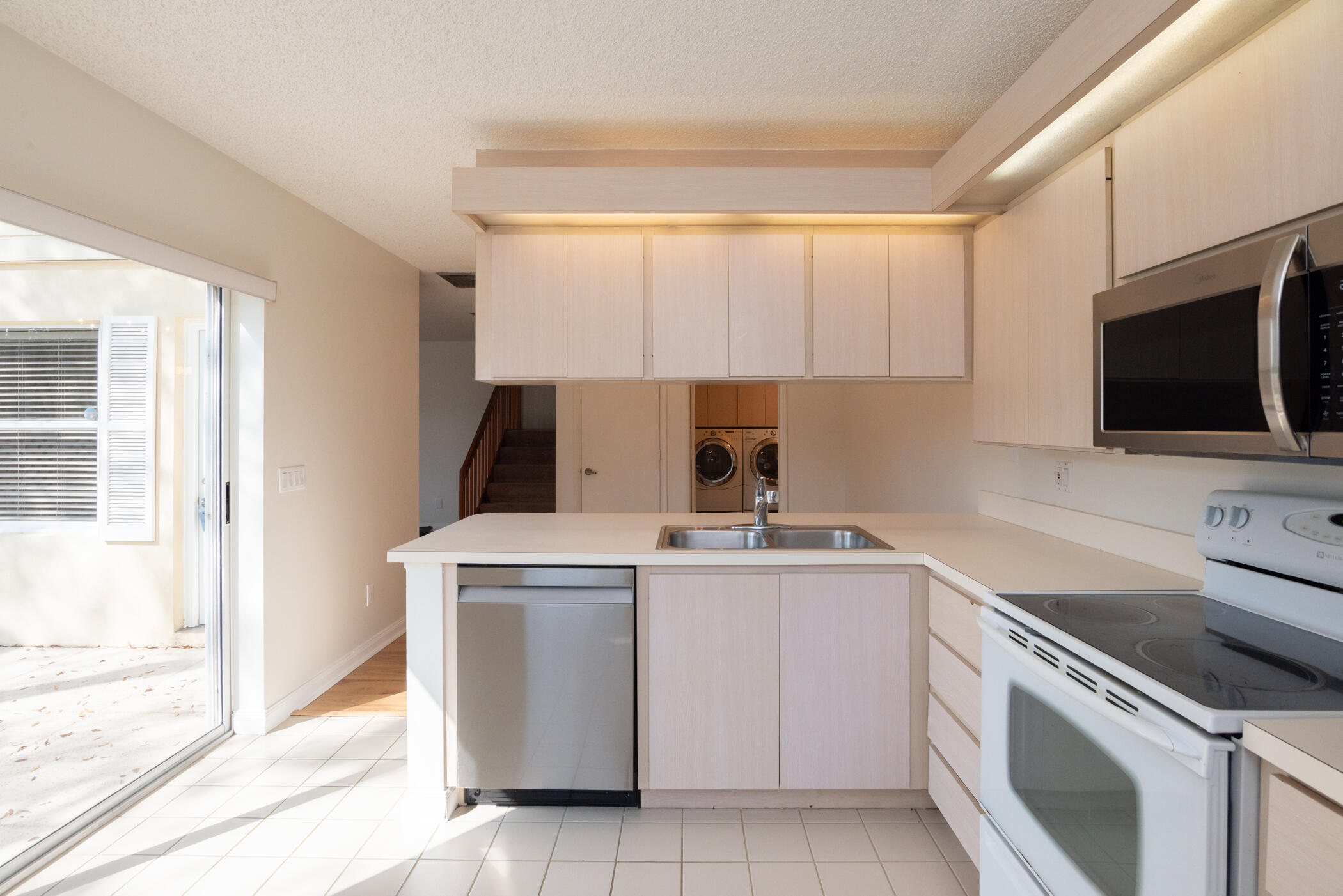 WELLESLEY AT LAKE CLARKE SHORES - Residential