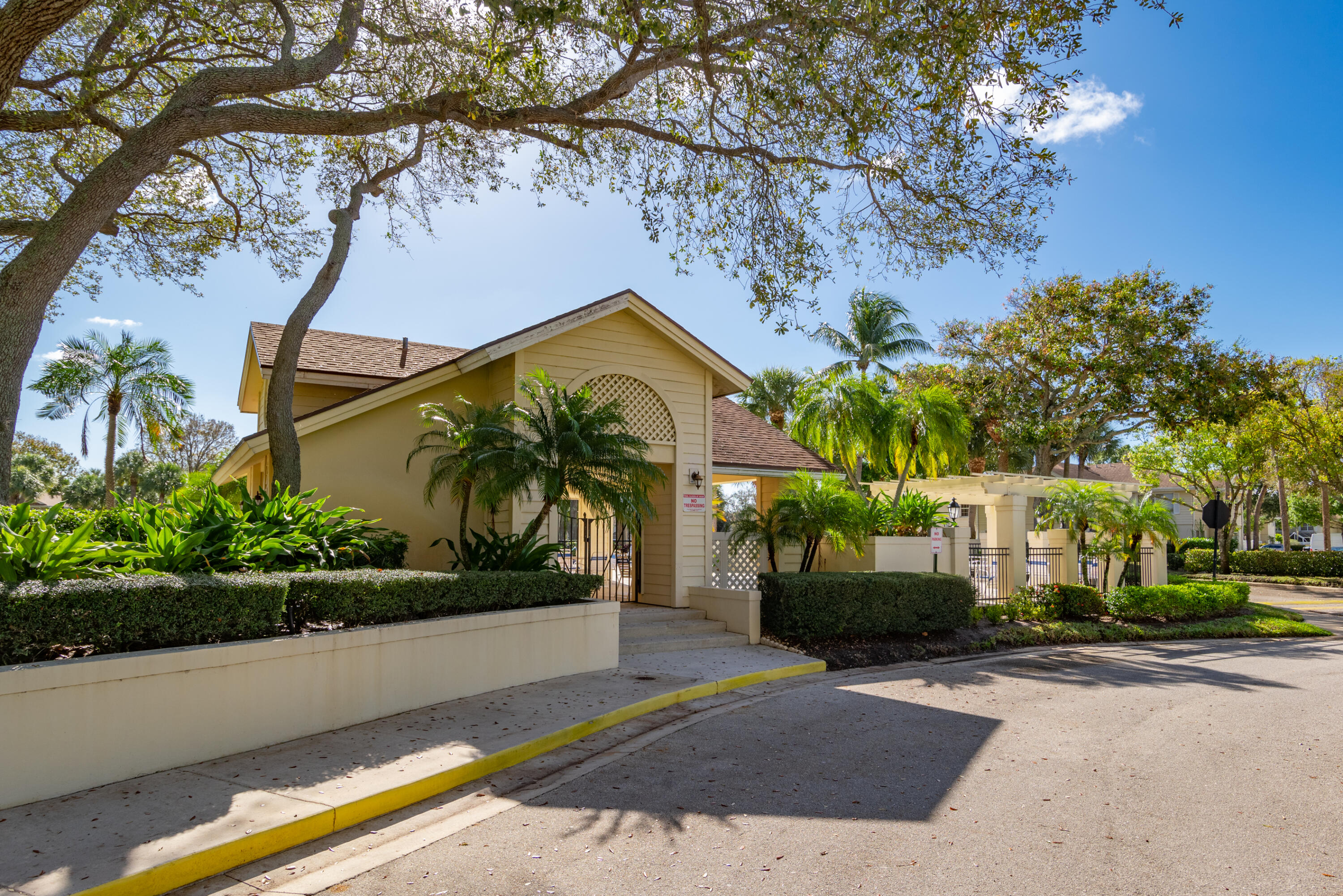 WELLESLEY AT LAKE CLARKE SHORES - Residential