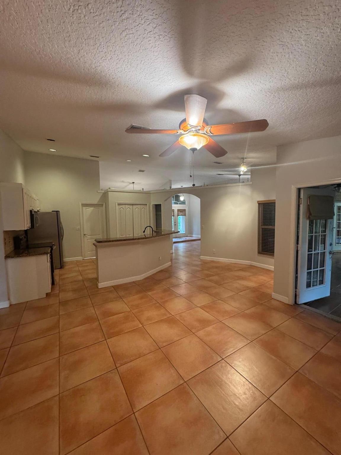 ACREAGE & UNREC - Residential Lease