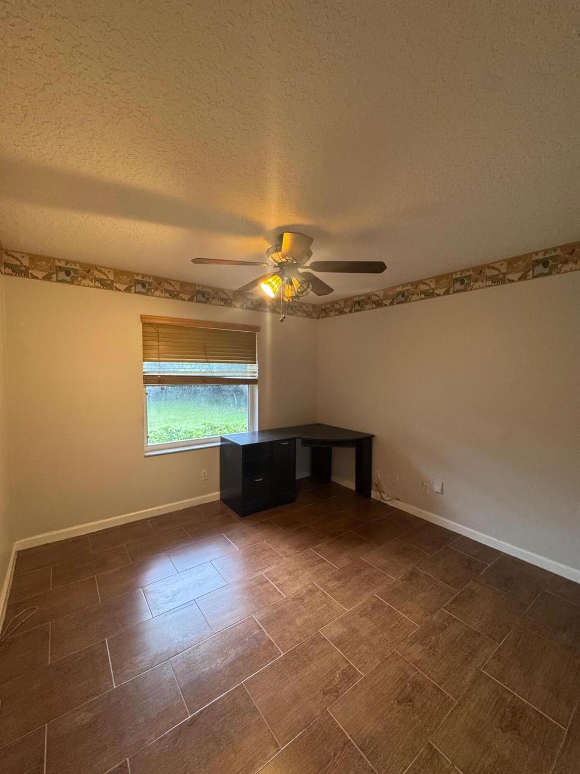 ACREAGE & UNREC - Residential Lease