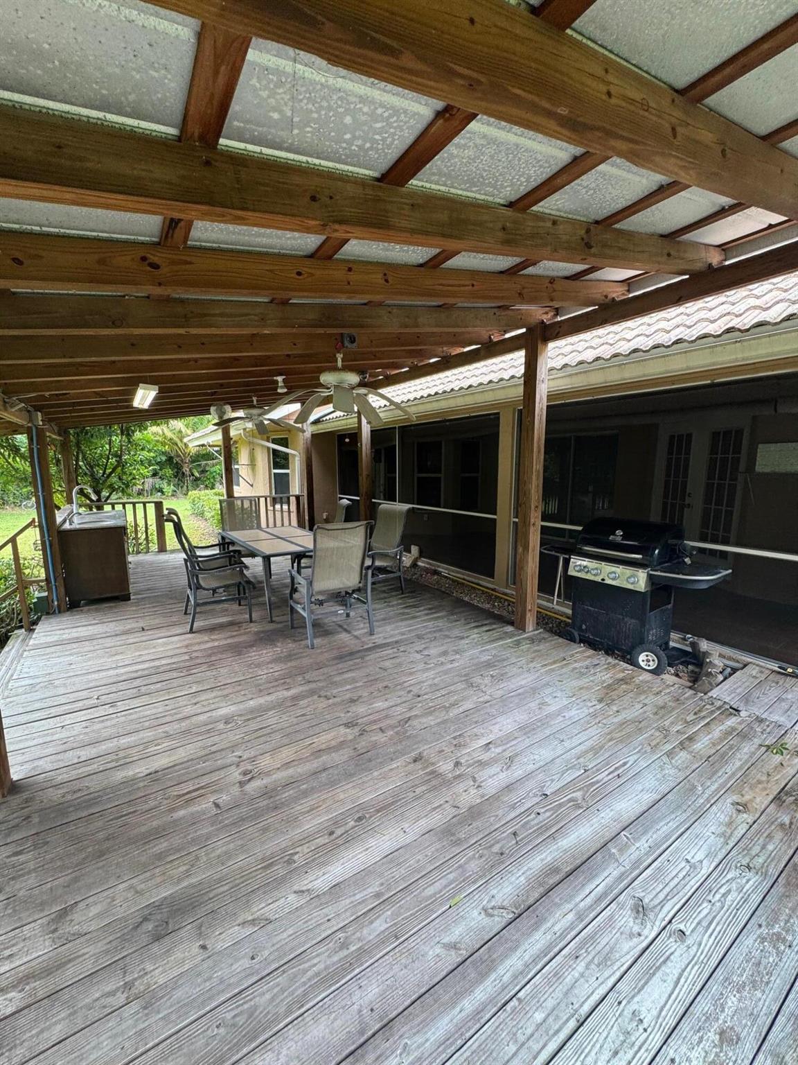 ACREAGE & UNREC - Residential Lease