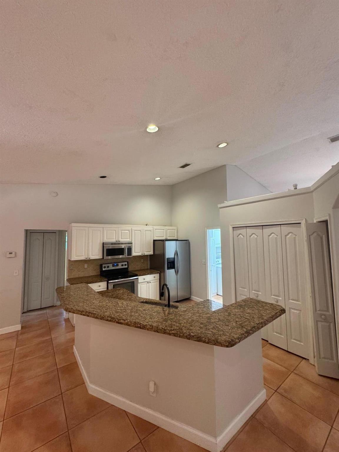 ACREAGE & UNREC - Residential Lease