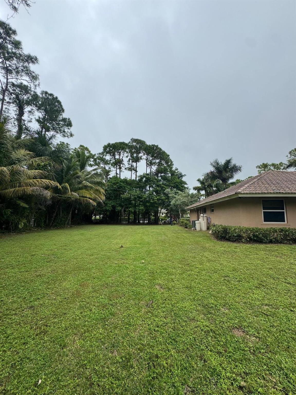 ACREAGE & UNREC - Residential Lease