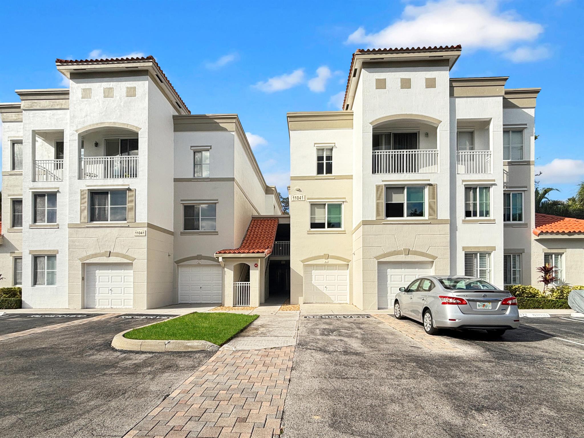 RESIDENCES AT LEGACY PLAC - Residential Lease