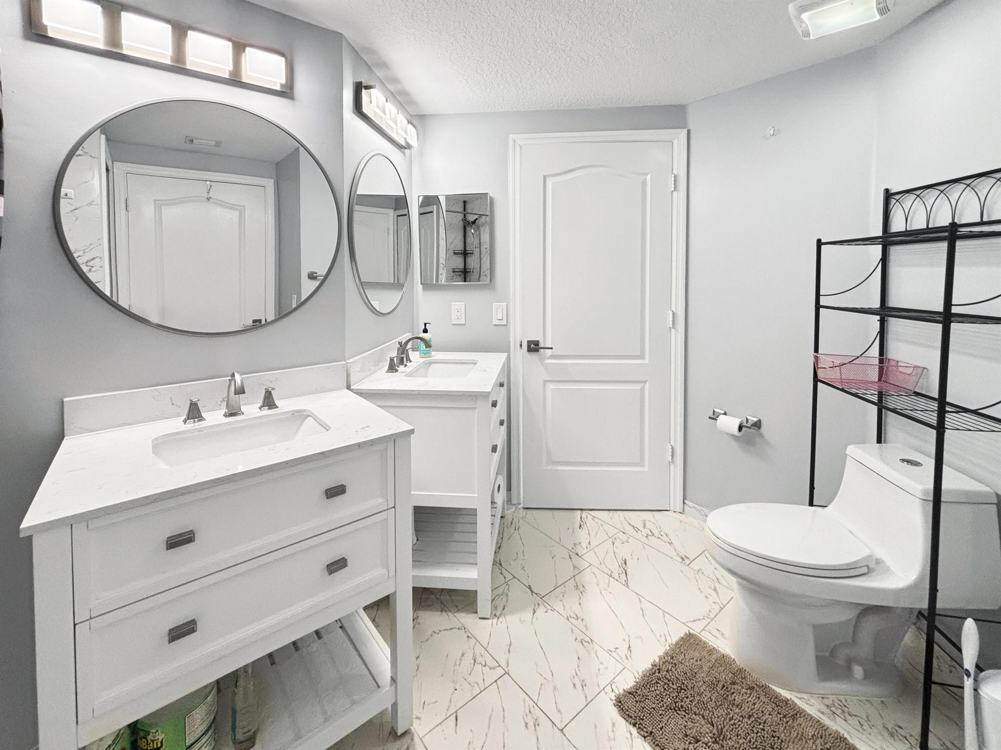 RESIDENCES AT LEGACY PLAC - Residential Lease