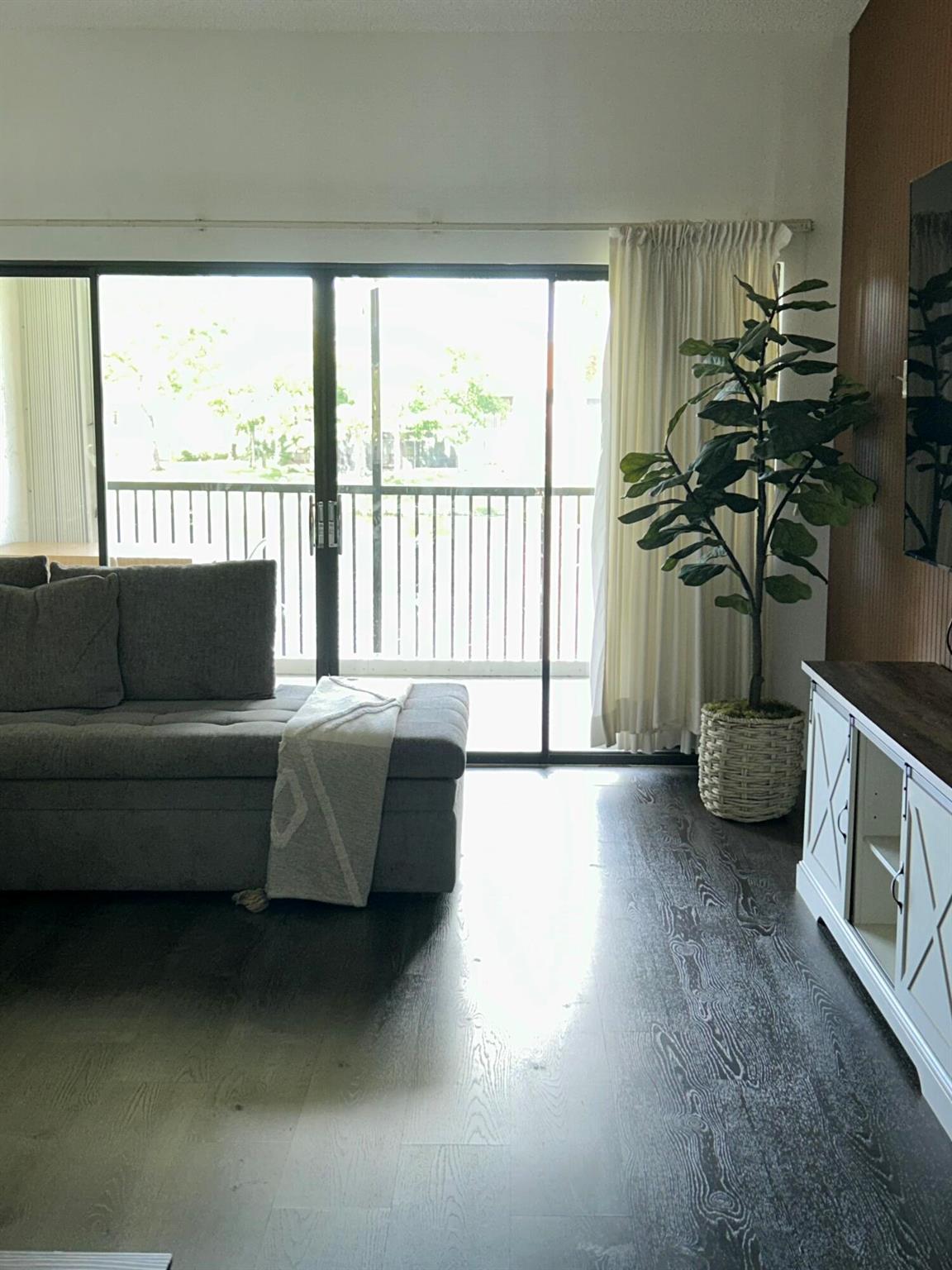 MEADOWRIDGE EAST CONDO - Residential Lease
