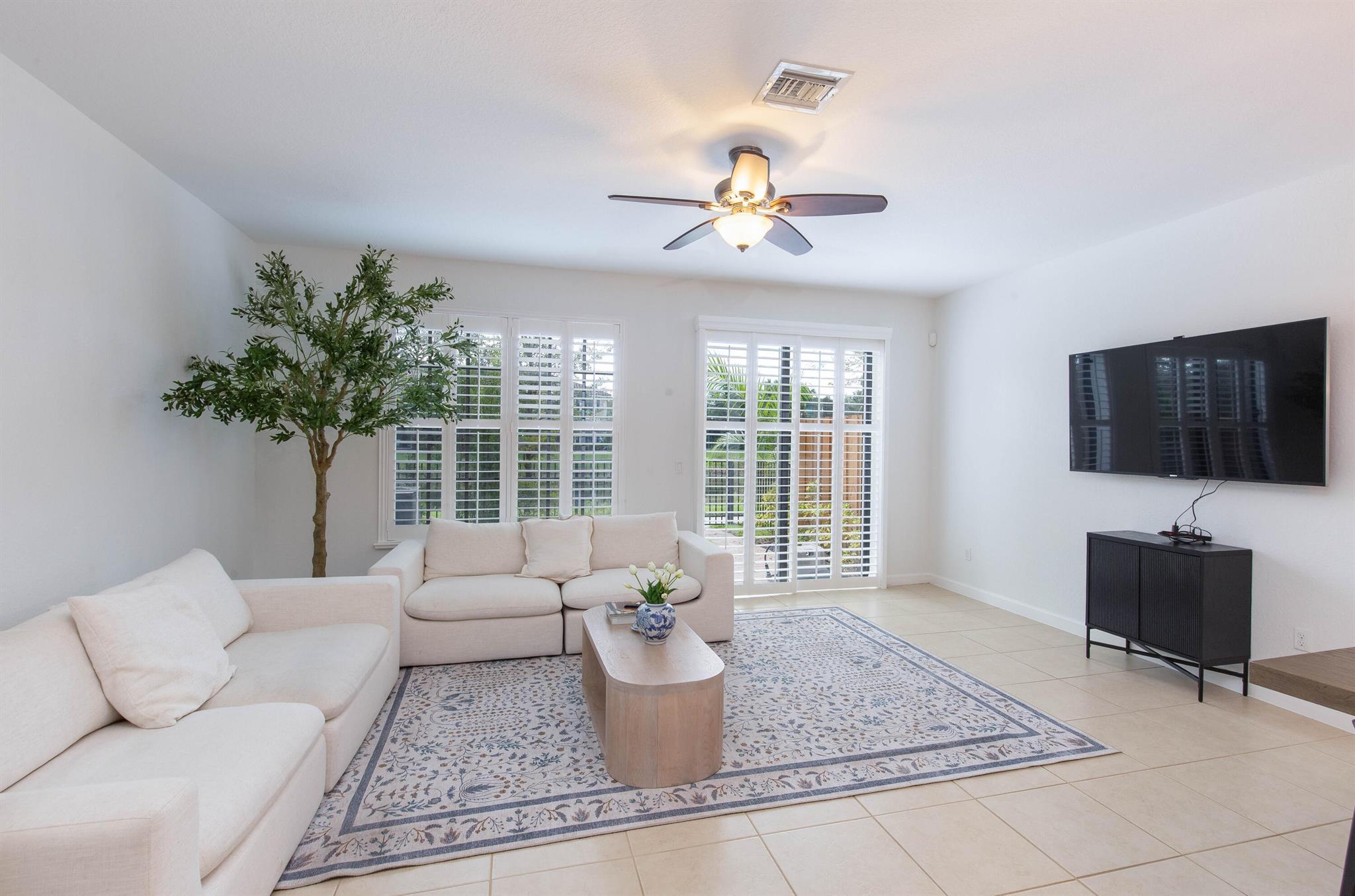 WELLINGTON PARC - Residential Lease