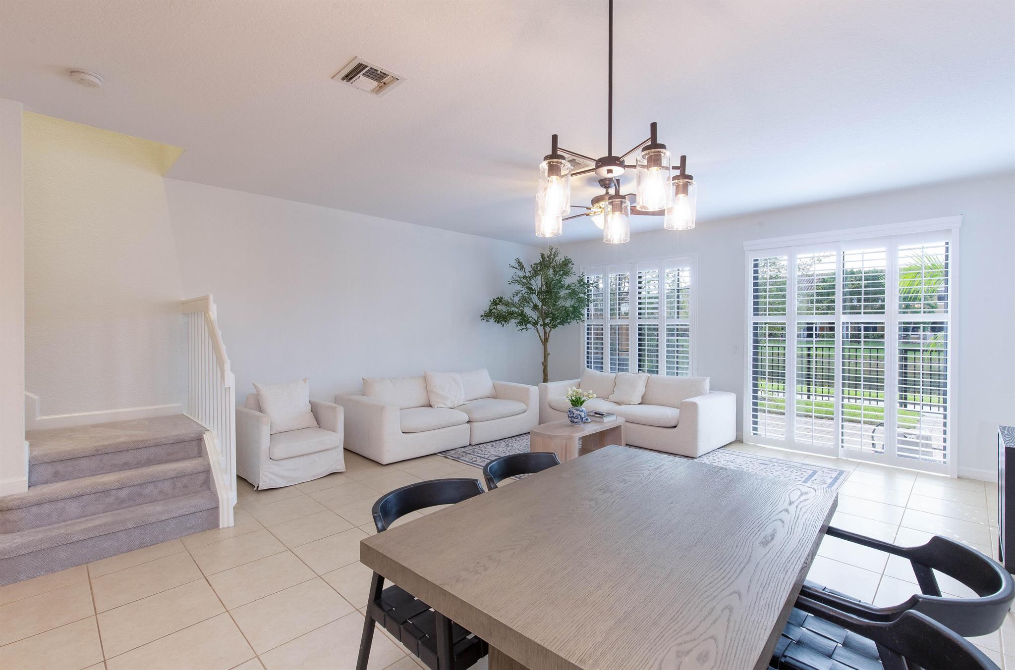 WELLINGTON PARC - Residential Lease