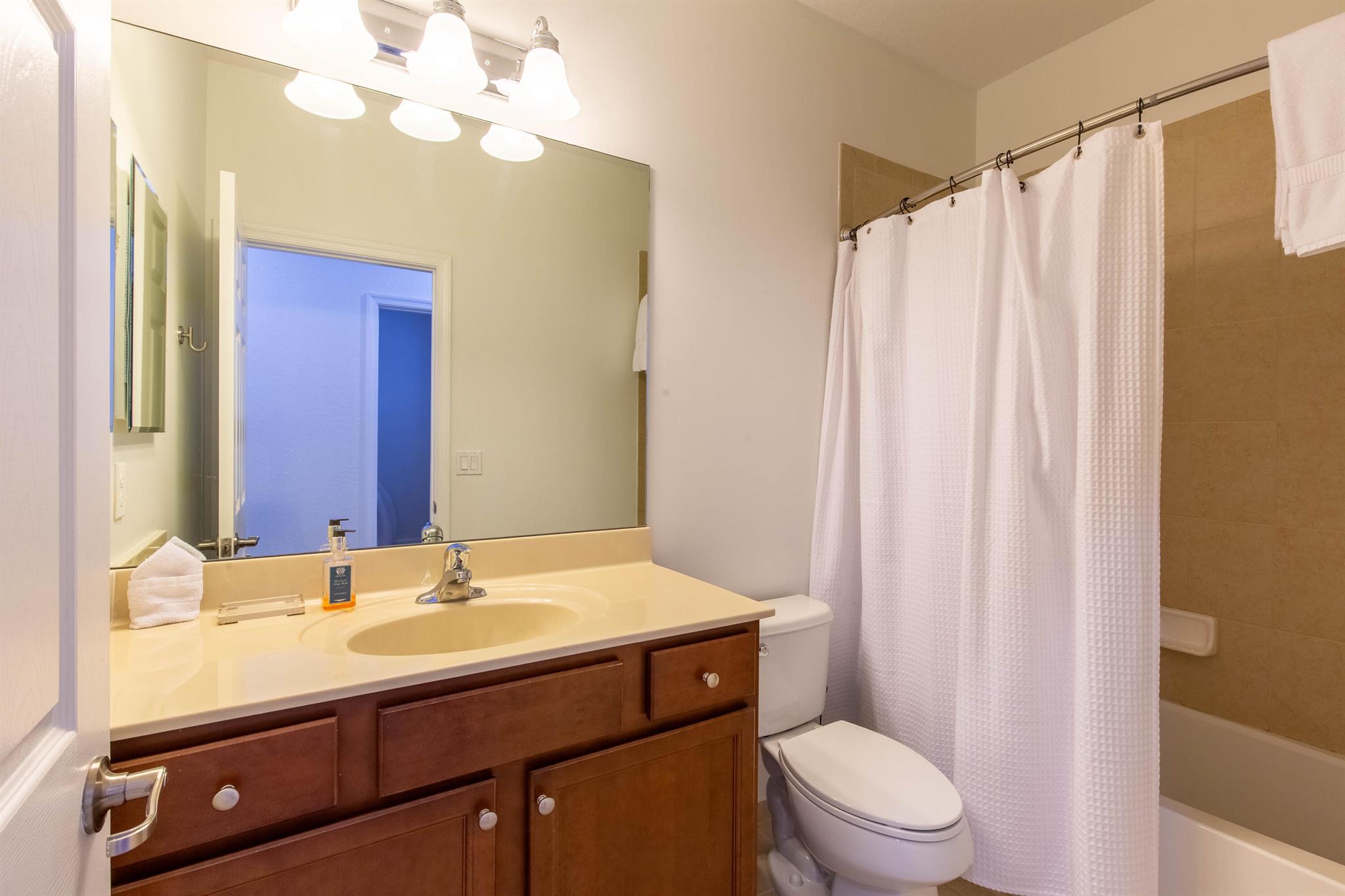 WELLINGTON PARC - Residential Lease