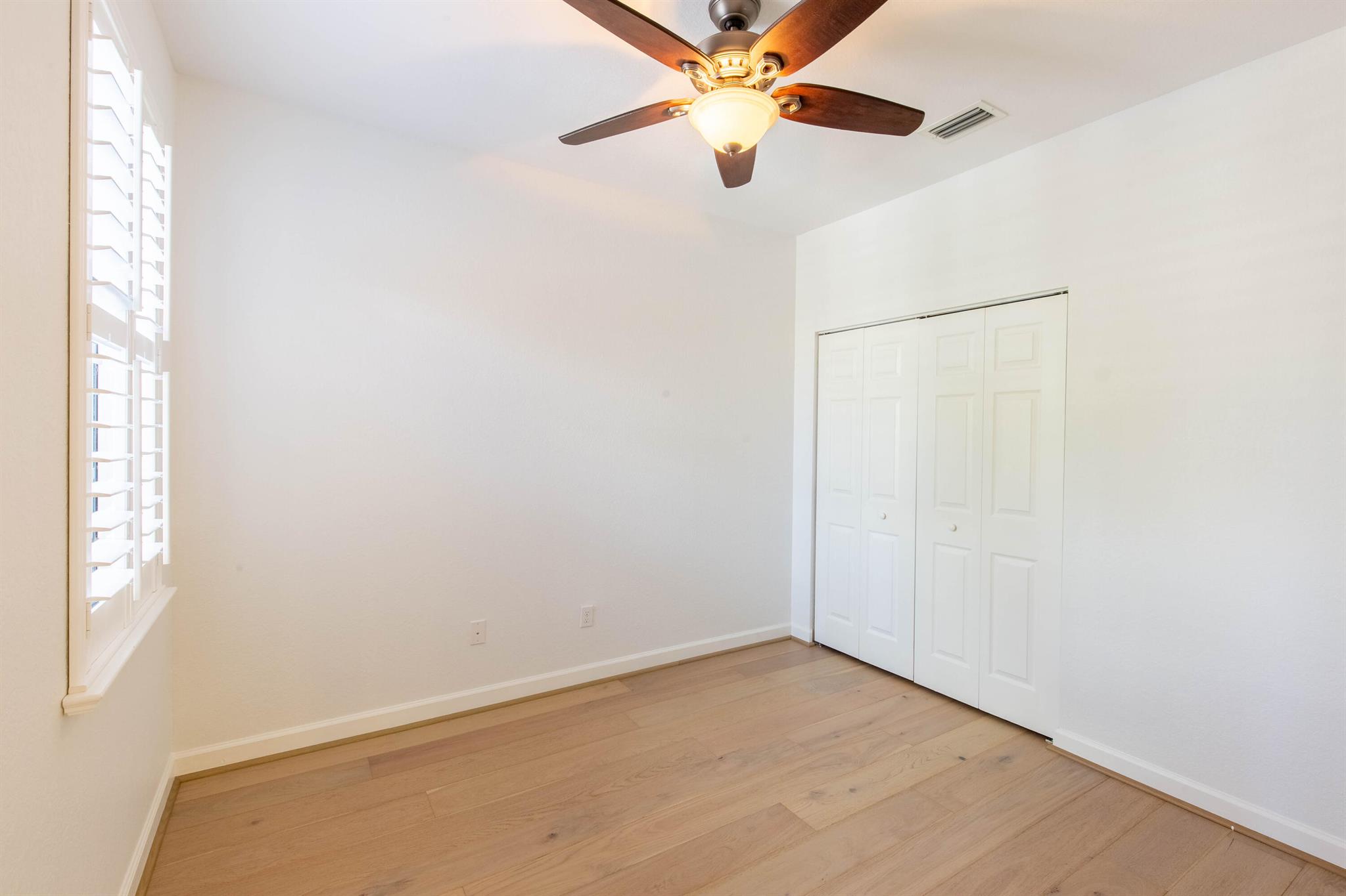 WELLINGTON PARC - Residential Lease