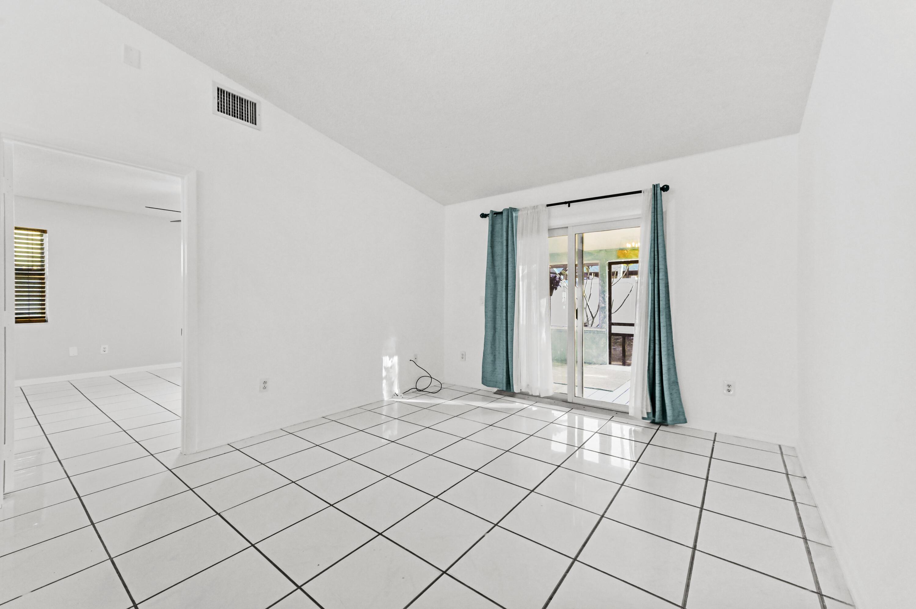 COUNTRYWOOD - Residential