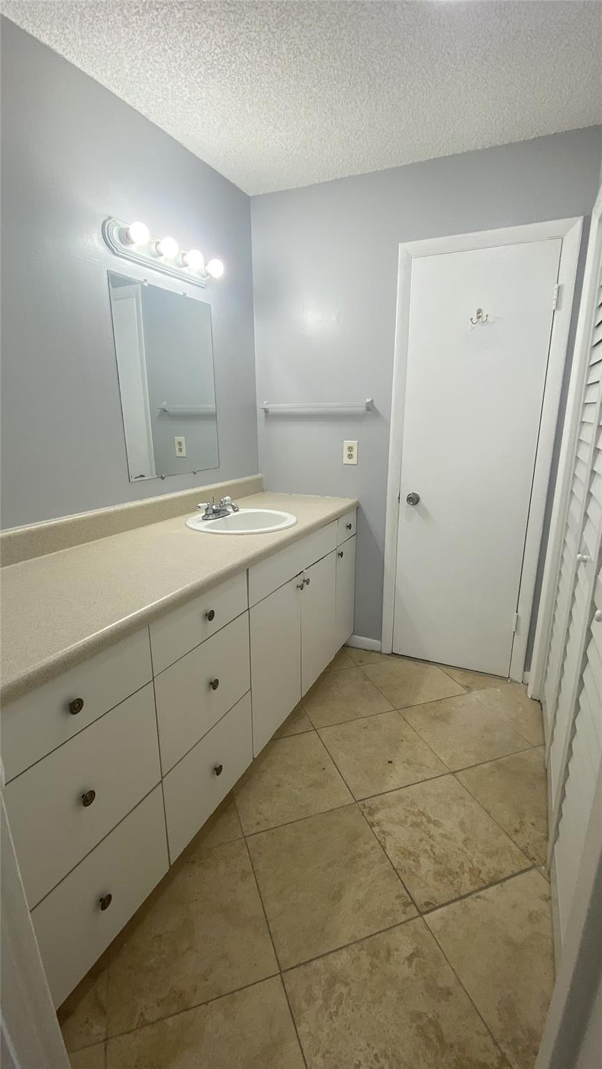 Spanish Oaks Condo - Residential Lease