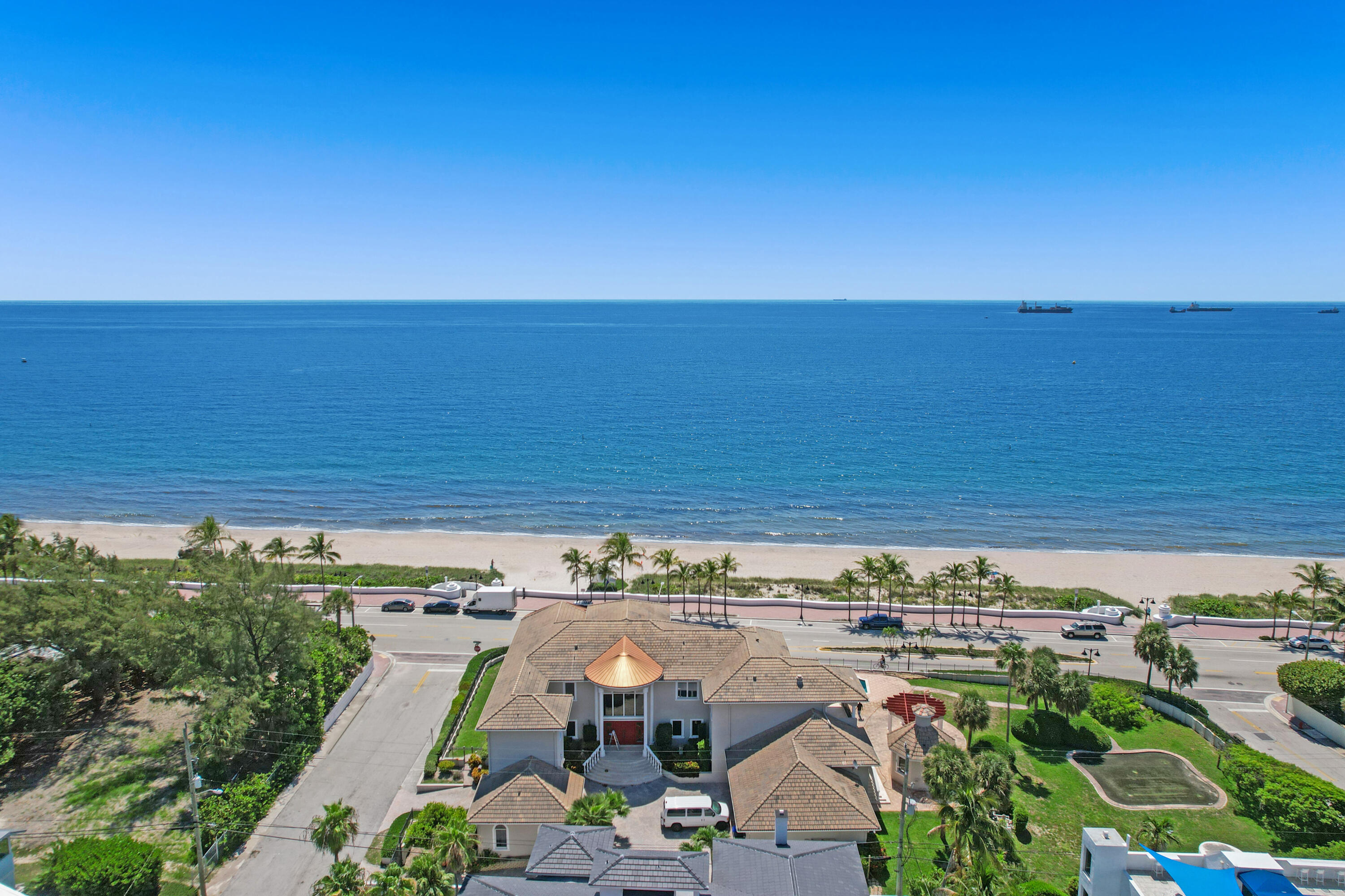 LAS OLAS BY THE SEA EXT - Residential