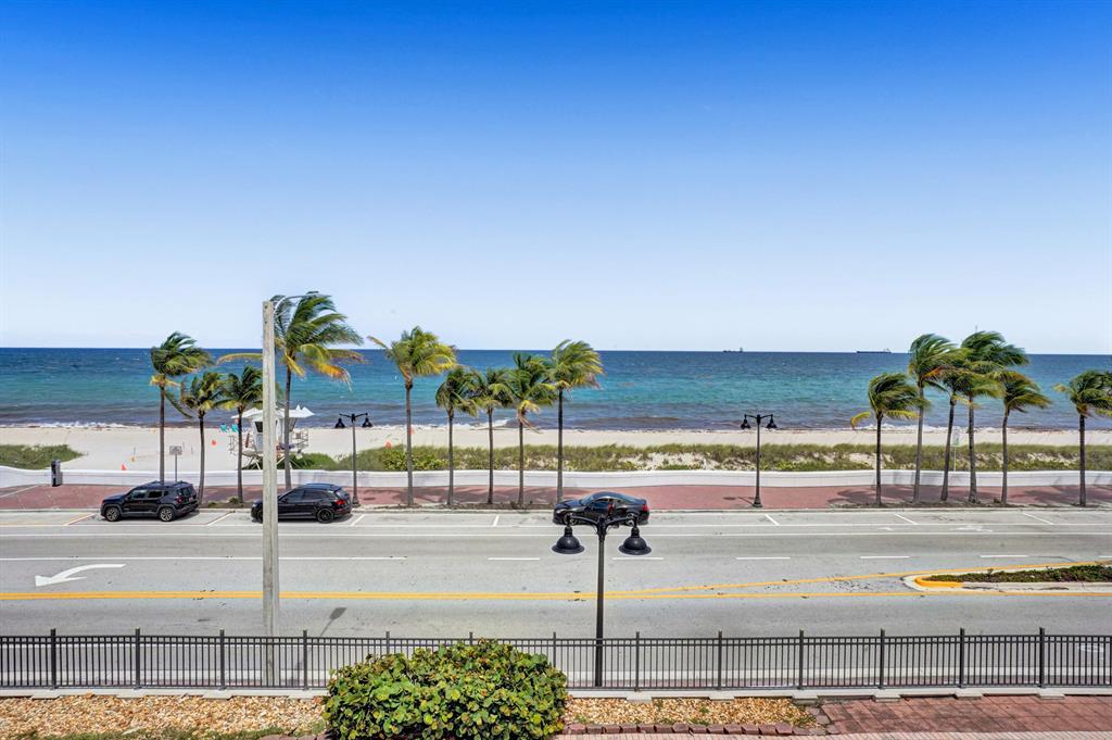 LAS OLAS BY THE SEA EXT - Residential