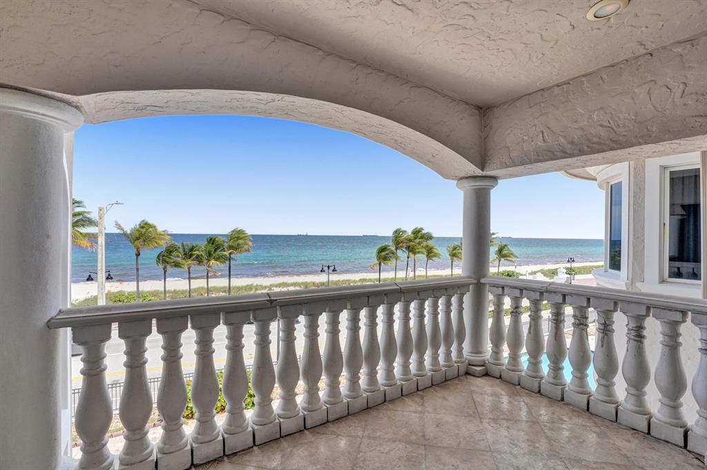 LAS OLAS BY THE SEA EXT - Residential