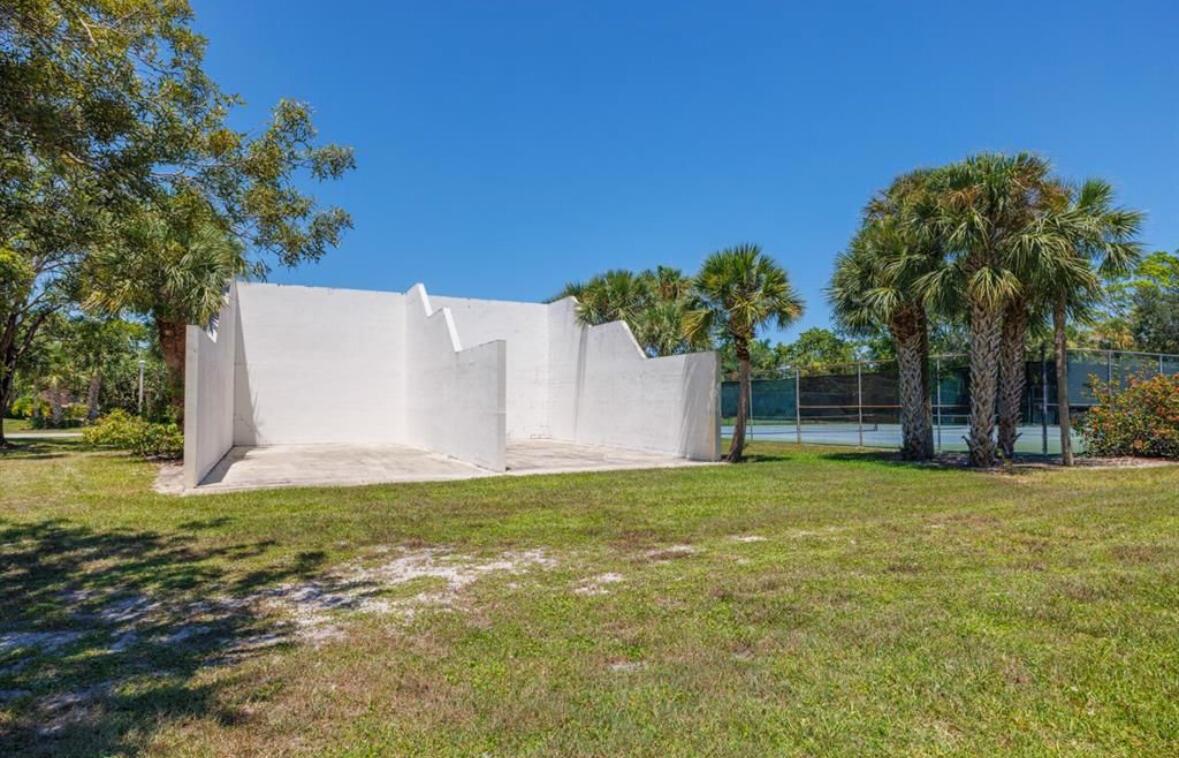 RIVER PINES - Residential Lease