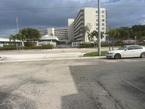 810 Lake Shore Drive 39 Lake Park FL 33403