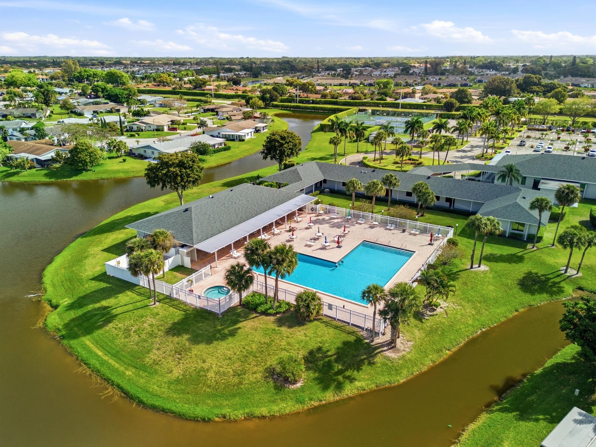 DELRAY VILLAS 4/5 - Residential