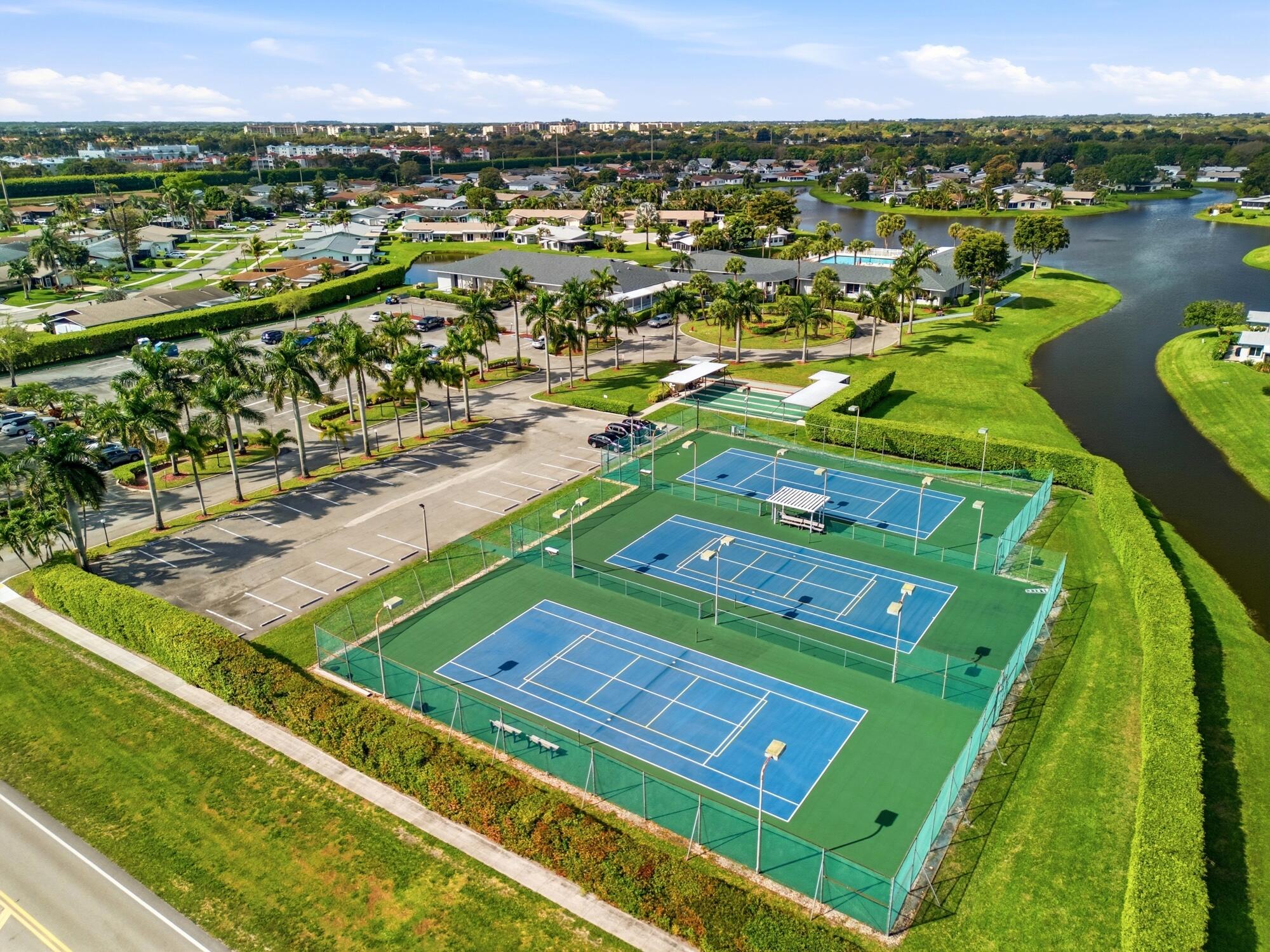 DELRAY VILLAS 4/5 - Residential