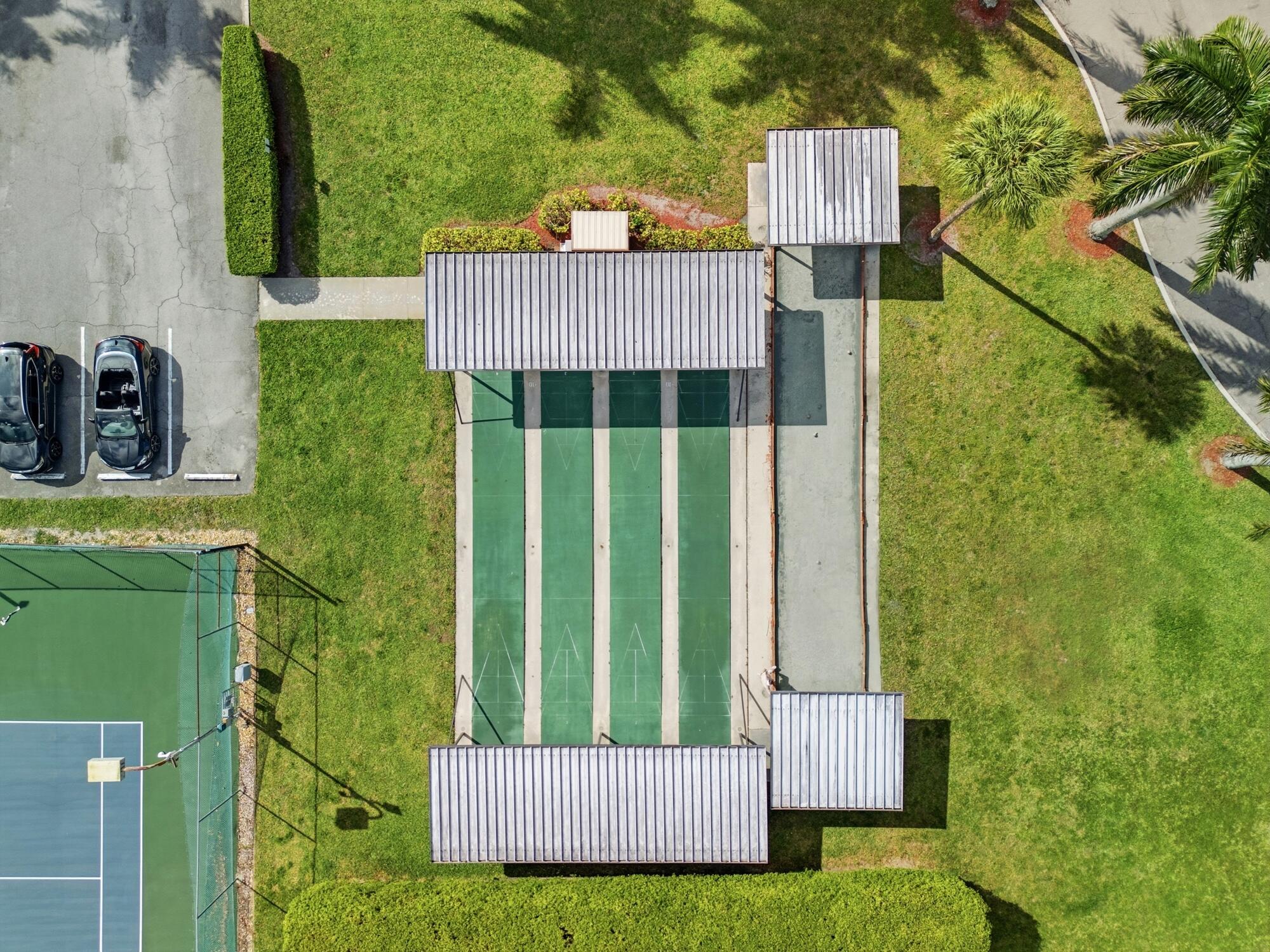 DELRAY VILLAS 4/5 - Residential