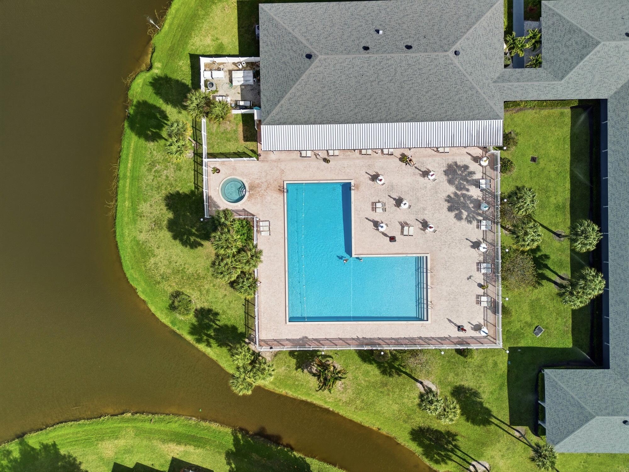 DELRAY VILLAS 4/5 - Residential