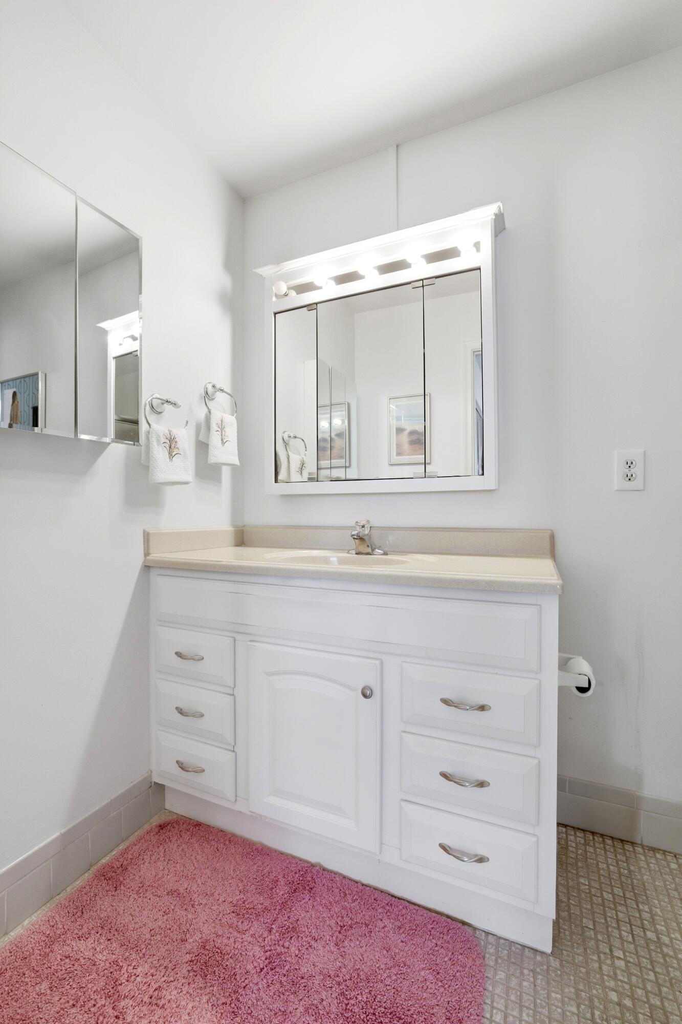 DELRAY VILLAS 4/5 - Residential