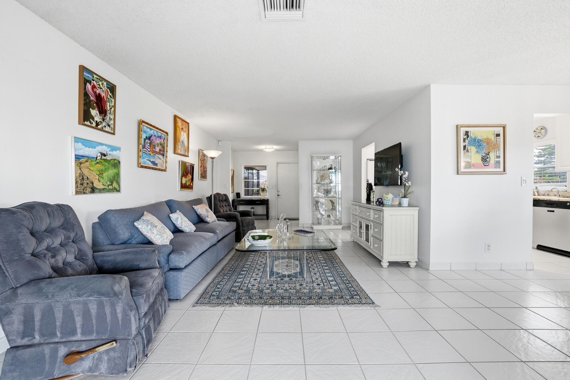 DELRAY VILLAS 4/5 - Residential