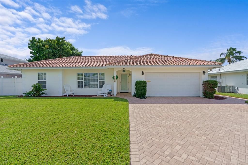 Photo of 274 NE 24th Court, Boca Raton, FL 33431 (MLS # R10753644)