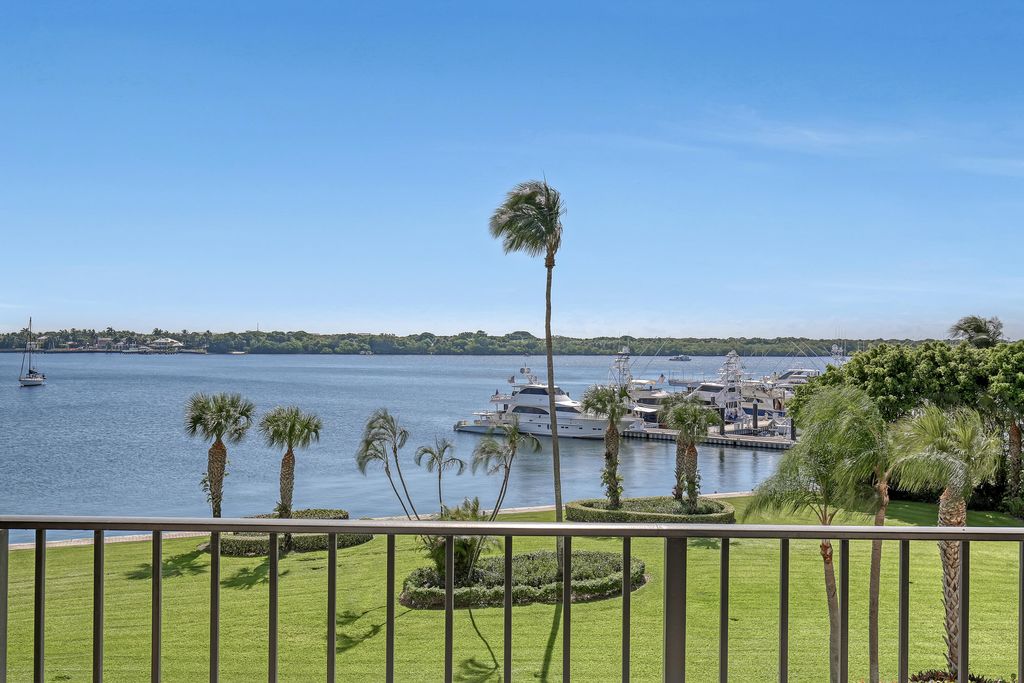 Photo of 124 Lakeshore Drive Dr #430, North Palm Beach, FL 33408 (MLS # R10816559)