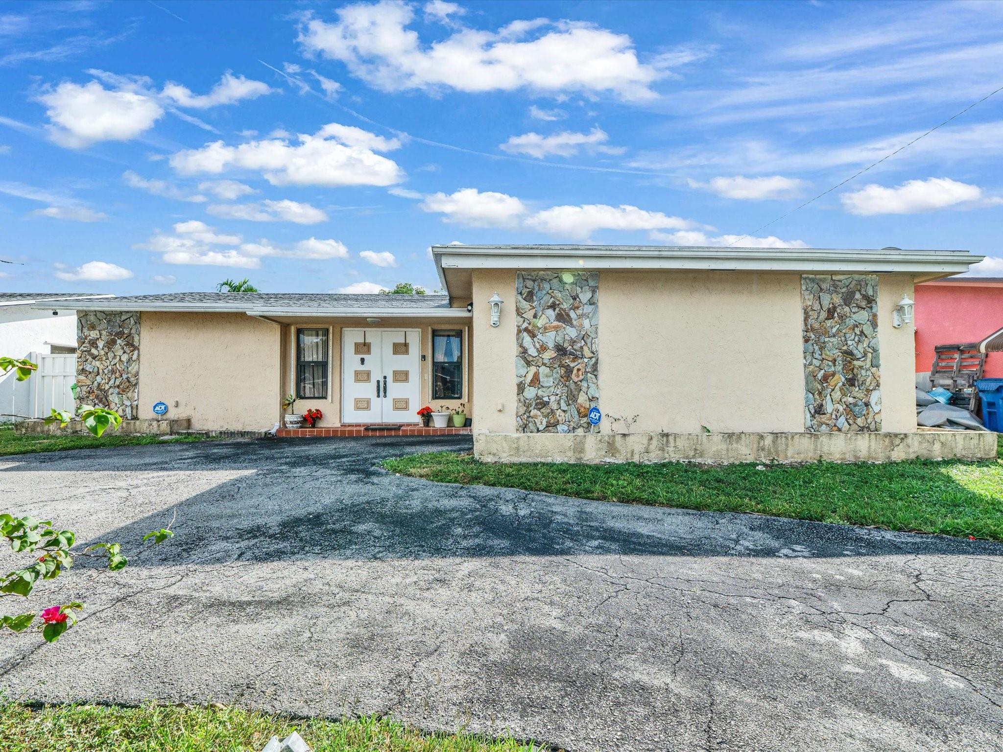 Sunrise Golf Village Sec - Residential