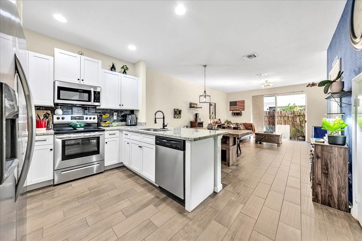 366 SE 1st Dr, Deerfield Beach, FL, 33441/$429,850 3 366 SE 1st Dr
