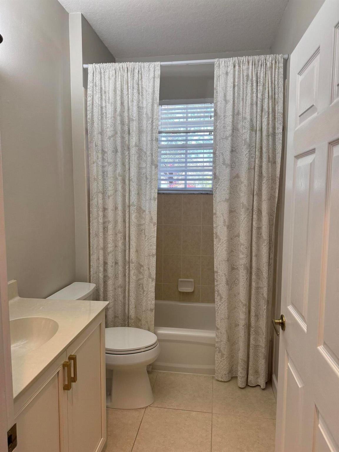 KENWOOD VILLAGE PD SUBDIVISION - Residential Lease