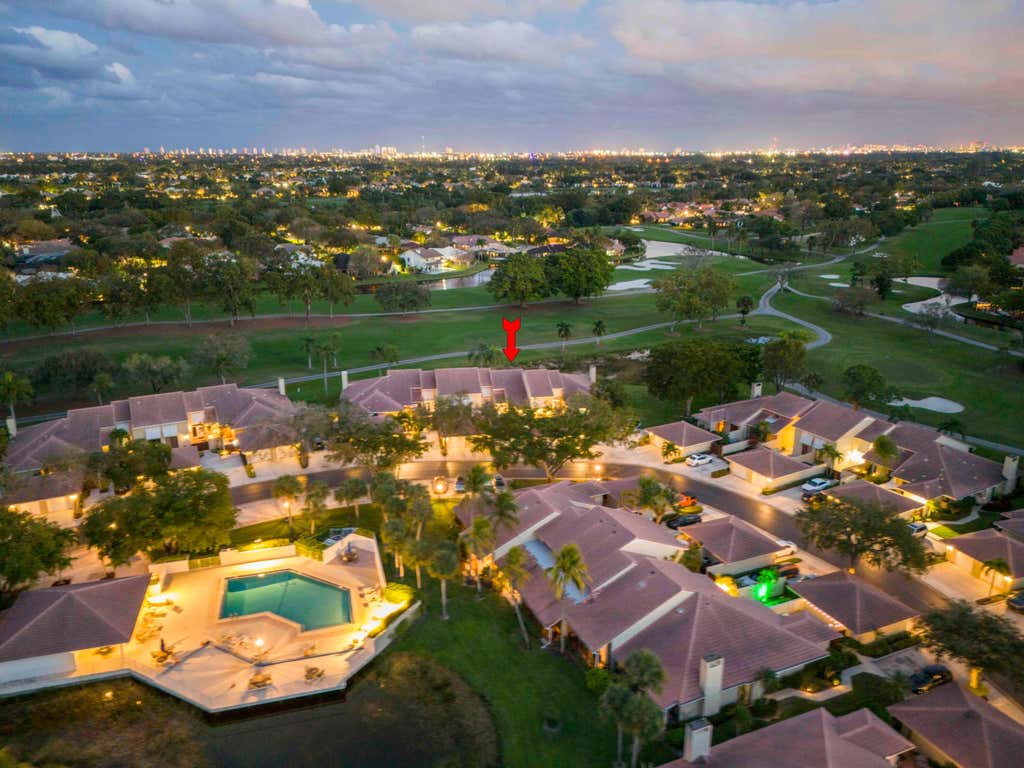 Photo of 257 OLD MEADOW Way, Palm Beach Gardens, FL 33418 (MLS # B26062441)