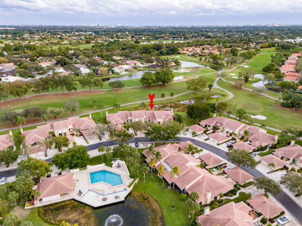 Photo of 257 OLD MEADOW Way, Palm Beach Gardens, FL 33418 (MLS # B26062441)