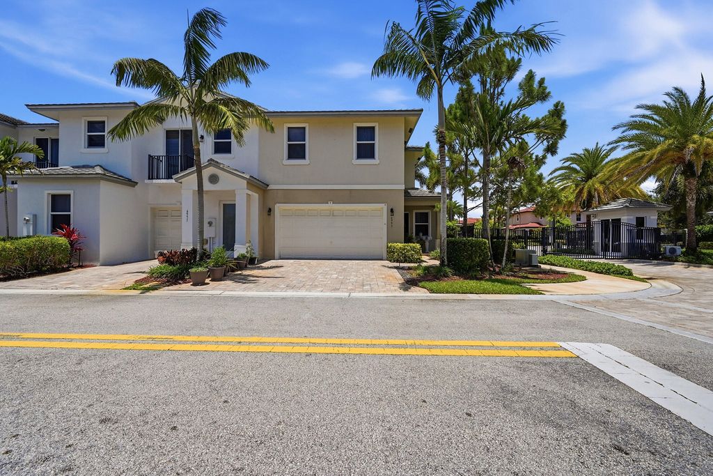 Photo of 6993 Pines Circle #6993, Coconut Creek, FL 33073 (MLS # B26039333)