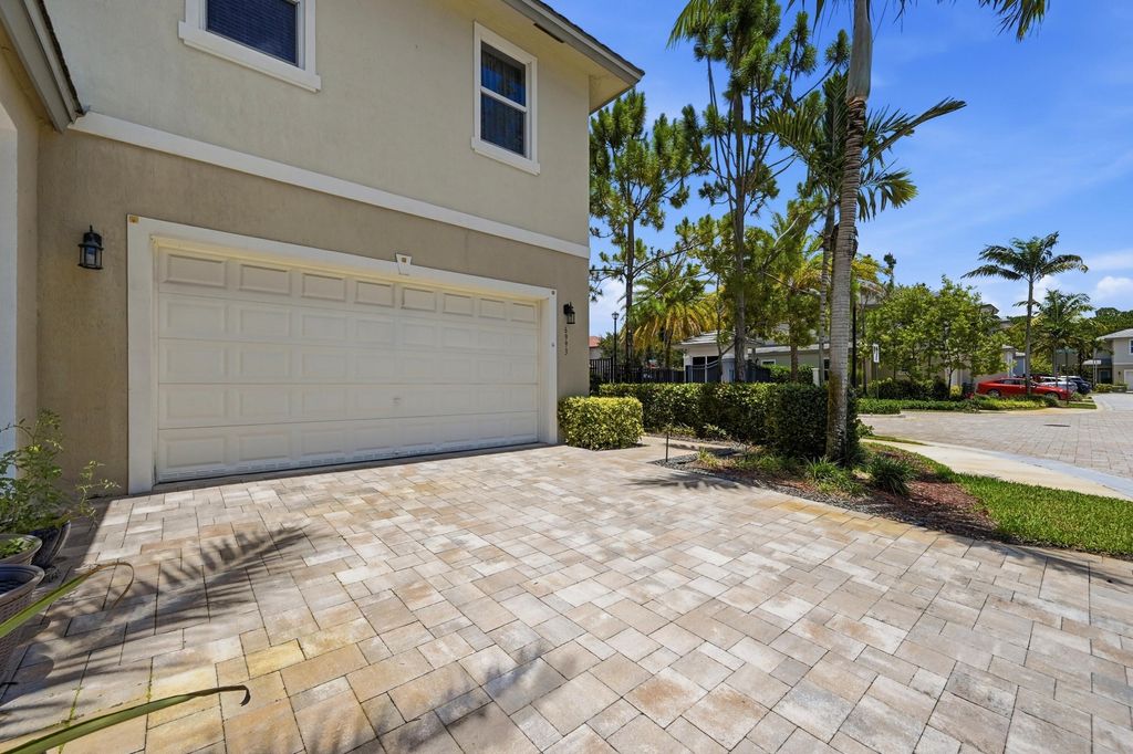 Photo of 6993 Pines Circle #6993, Coconut Creek, FL 33073 (MLS # B26039333)
