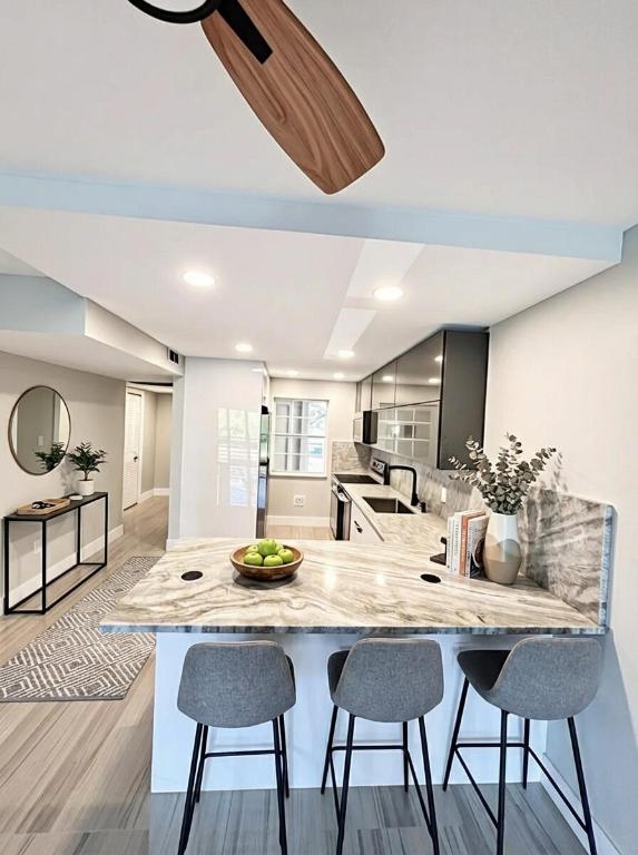 PALM-AIRE COUNTRY CLUB - Residential