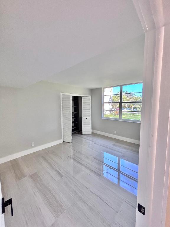 PALM-AIRE COUNTRY CLUB - Residential