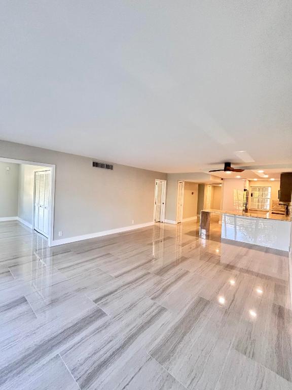 PALM-AIRE COUNTRY CLUB - Residential