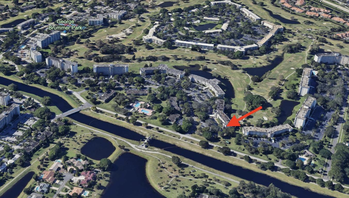 PALM-AIRE COUNTRY CLUB - Residential