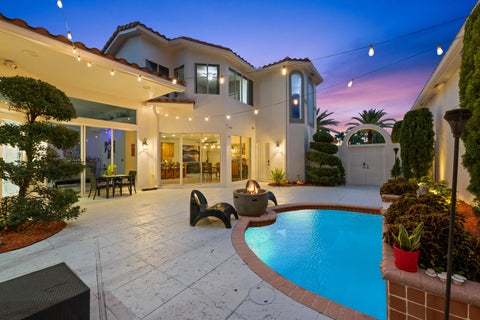 Tiny photo for 980 Bel Aire Drive West, Pembroke Pines, FL 33027 (MLS # B26037099)