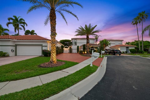 Tiny photo for 980 Bel Aire Drive West, Pembroke Pines, FL 33027 (MLS # B26037099)