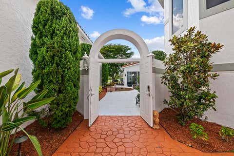 Tiny photo for 980 Bel Aire Drive West, Pembroke Pines, FL 33027 (MLS # B26037099)