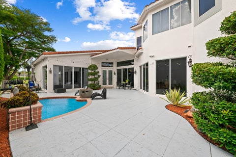 Tiny photo for 980 Bel Aire Drive West, Pembroke Pines, FL 33027 (MLS # B26037099)