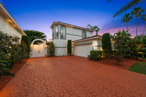 Tiny photo for 980 Bel Aire Drive West, Pembroke Pines, FL 33027 (MLS # B26037099)