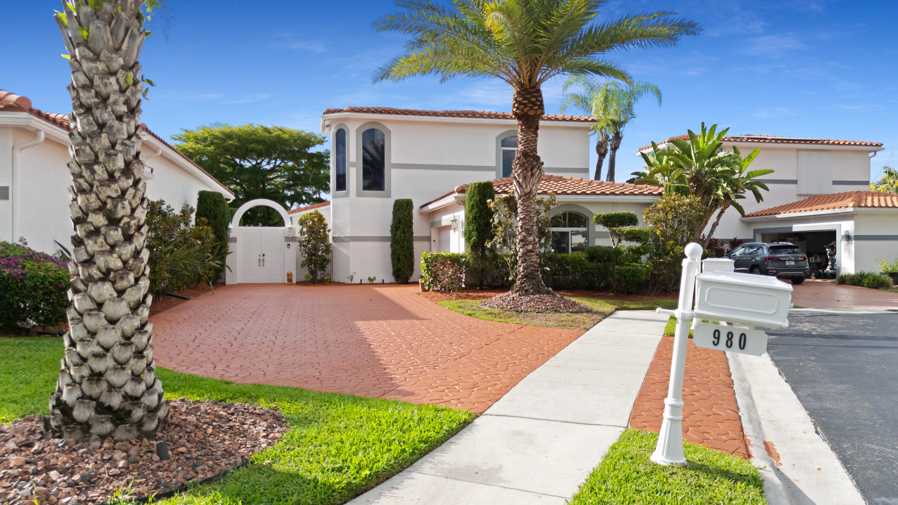 980 Bel Aire Drive West