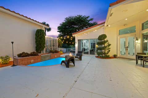 Tiny photo for 980 Bel Aire Drive West, Pembroke Pines, FL 33027 (MLS # B26037099)