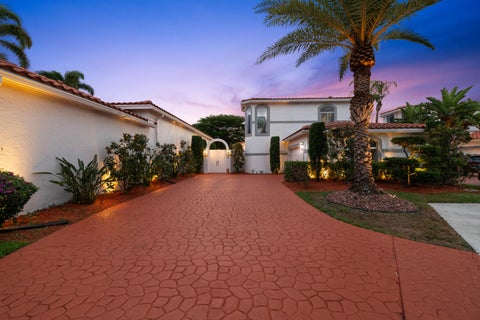 Tiny photo for 980 Bel Aire Drive West, Pembroke Pines, FL 33027 (MLS # B26037099)