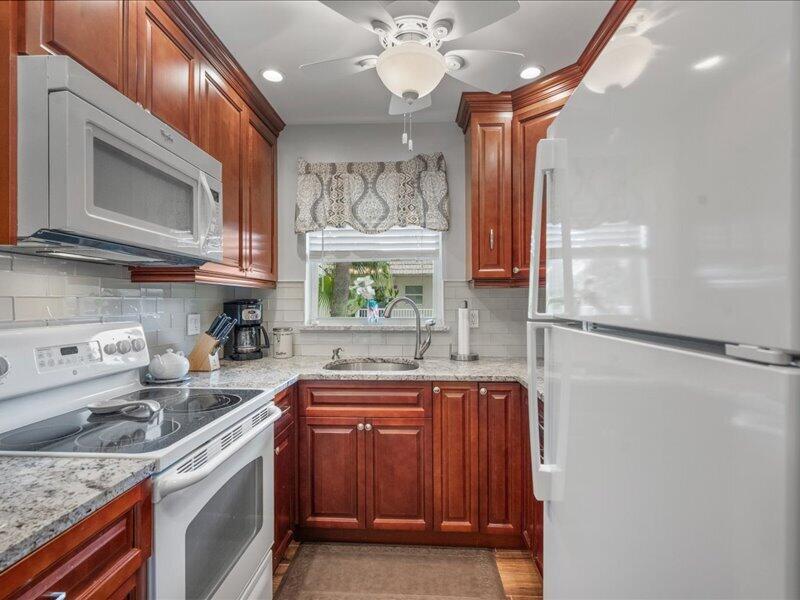 SNUG HARBOR GARDENS CONDO - Residential