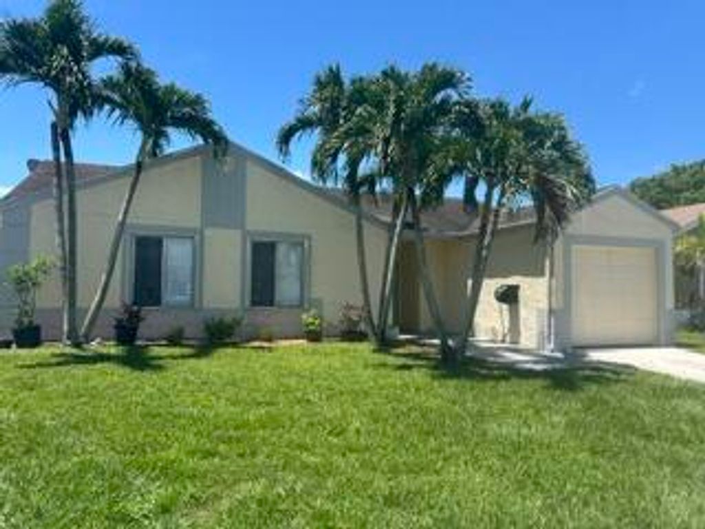 Photo of 18970 Cloud Lake Circle, Boca Raton, FL 33496 (MLS # B26047225)